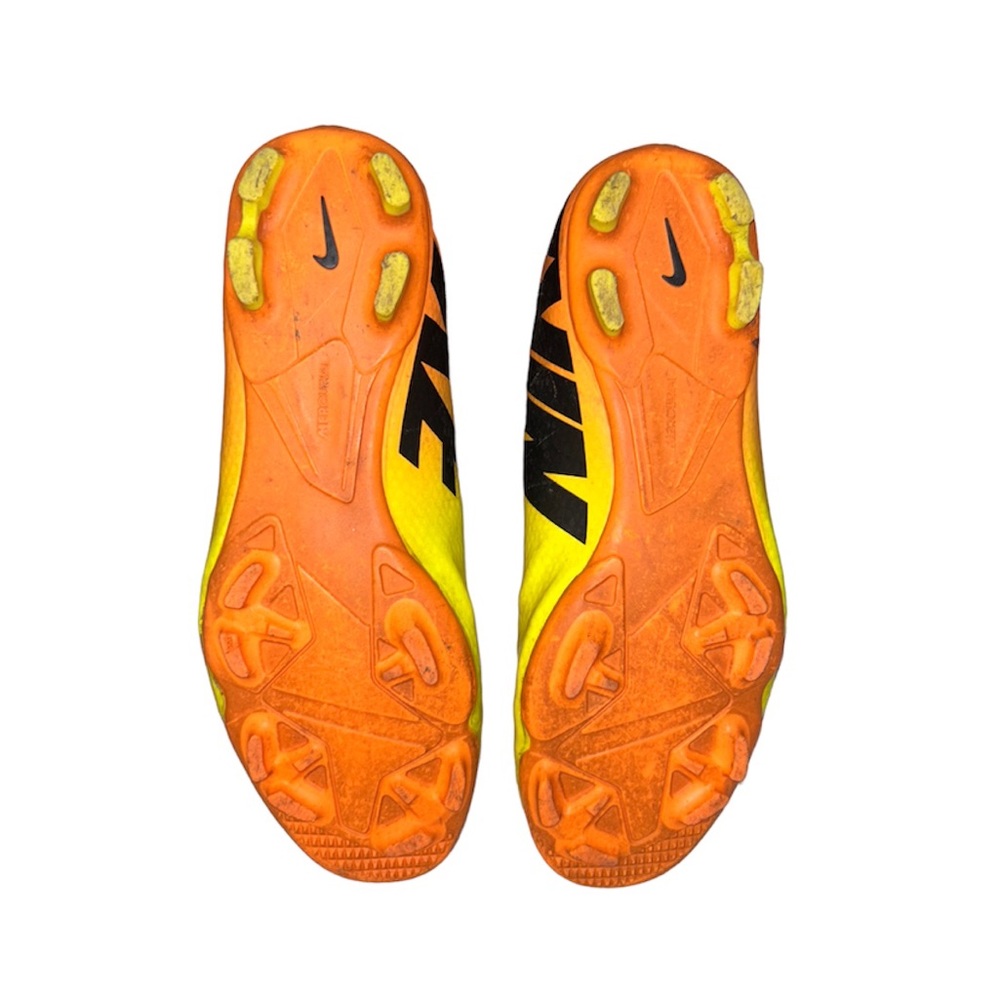 Cleats - Picture 3 of 5
